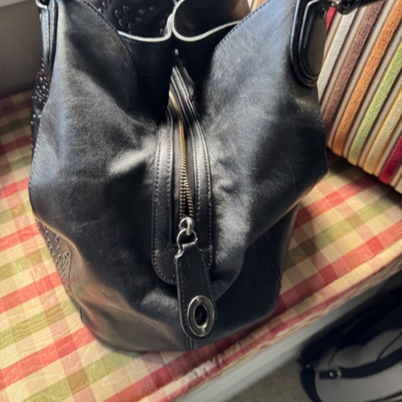 Authentic Coach Studded hobo/shoulder bag in black leather with a stud-pattern - Picture 4 of 9